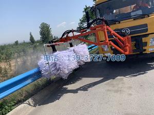河南省高速公路實業(yè)開發(fā)有限公司-豫西養(yǎng)護中心與我司共同研發(fā)新型雙護欄板護欄清洗機